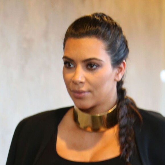Kim Kardashian enceinte est allée diner au restaurant ‘Chin Chin' avec son ami Jonathan Cheban à Studio City, le 9 novembre 2015