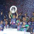  Le PSG a célébré son titre de champion de France et les adieux de Zlatan Ibrahimovic le 14 mai 2016 au Parc des Princes après une victoire contre le FC Nantes (4-0) dans le cadre de la 38e et dernière journée de Ligue 1. 