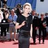 Kristen Stewart pose, avec derrière elle, sa "girlfriend" Alicia Cargile - Montée des marches du film "American Honey" lors du 69e Festival International du Film de Cannes. Le 15 mai 2016. © Borde-Jacovides-Moreau/Bestimage