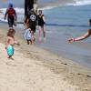 Brian Austin Green et ses enfants Bodhi et Noah Green sur une plage à Malibu, le 30 avril 2016
