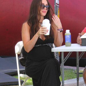 Megan Fox au Farmers Market à Studio City, le 17 avril 2016