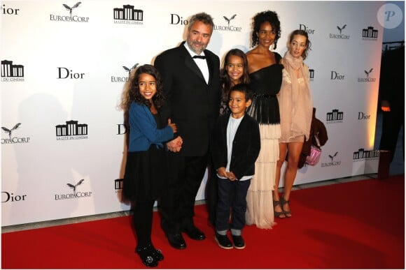 Luc Besson, sa fille Juliette, sa felle Virginie Silla, leurs filles Thalia, Sateen et leur Mao - Inauguration de la Cité du cinéma à Saint-Denis le 21 septembre 2012