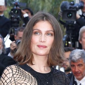 Laetitia Casta (robe Atelier Versace) - Montée des marches du film "La fille inconnue" lors du 69ème Festival International du Film de Cannes. Le 18 mai 2016. © Borde-Jacovides-Moreau/Bestimage