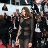 Laetitia Casta (robe Atelier Versace) - Montée des marches du film "La fille inconnue" lors du 69ème Festival International du Film de Cannes. Le 18 mai 2016. © Borde-Jacovides-Moreau/Bestimage