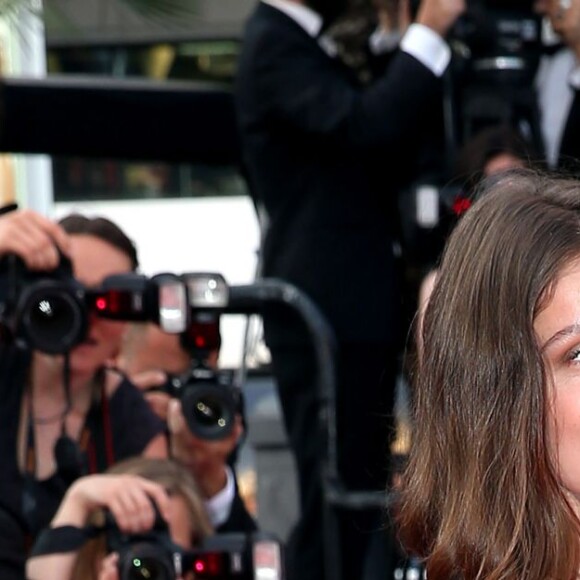 Laetitia Casta - Montée des marches du film "La fille inconnue" lors du 69ème Festival International du Film de Cannes. Le 18 mai 2016. © Borde-Jacovides-Moreau/Bestimage