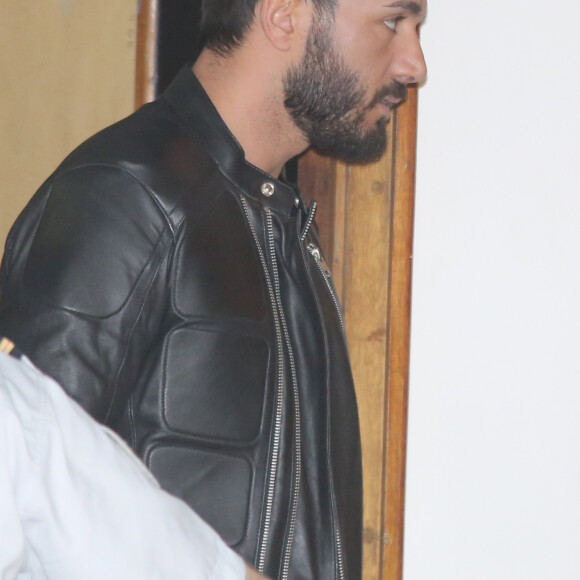 Thomas Vergara - Nabilla Benat­tia compa­raît devant le tribu­nal correc­tion­nel de Nanterre, suite à la fameuse affaire du coup de couteau sur son conjoint, Thomas Vergara le 19 mai 2016. La jeune femme est accusée d'avoir poignardé son compagnon Thomas Vergara à la suite d'une dispute et risque jusqu'à 7 ans de prison.