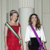 Le roi Philippe et la reine Mathilde de Belgique donnaient un banquet d'Etat en l'honneur du roi Abdullah II et de la reine Rania de Jordanie au château de Laeken le 18 mai 2016 à l'occasion de leur visite officielle.