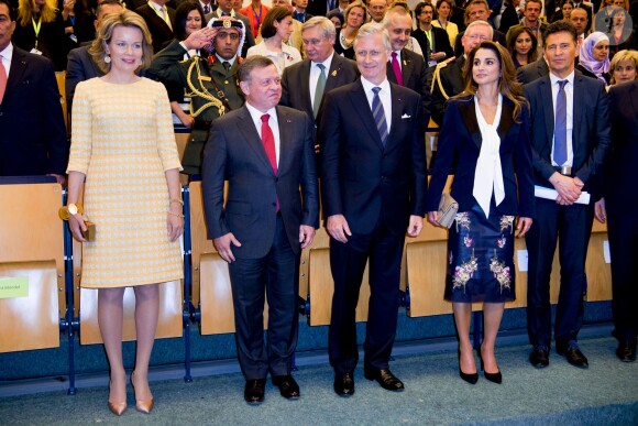 Le roi Philippe et la reine Mathilde de Belgique et leurs invités le roi Abdullah II et la reine Rania de Jordanie ont participé à un événement à l'Université de Louvain le 18 mai 2016.