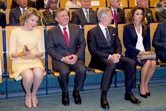 Le roi Philippe et la reine Mathilde de Belgique et leurs invités le roi Abdullah II et la reine Rania de Jordanie ont participé à un événement à l'Université de Louvain le 18 mai 2016.