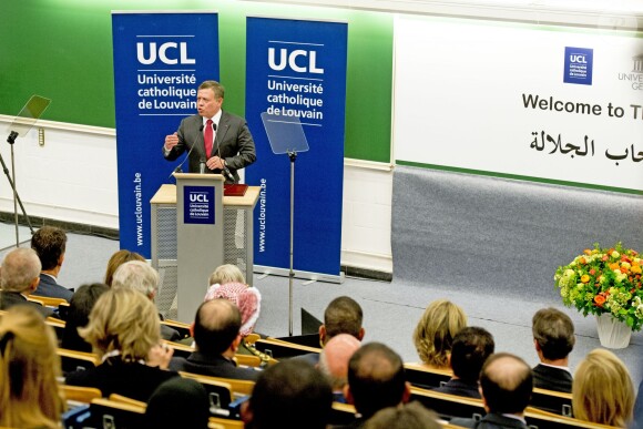 Le roi Philippe et la reine Mathilde de Belgique et leurs invités le roi Abdullah II et la reine Rania de Jordanie ont participé à un événement à l'Université de Louvain le 18 mai 2016.