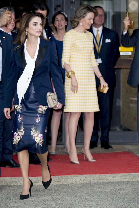 Le roi Philippe et la reine Mathilde de Belgique et leurs invités le roi Abdullah II et la reine Rania de Jordanie ont participé à un événement à l'Université de Louvain le 18 mai 2016.