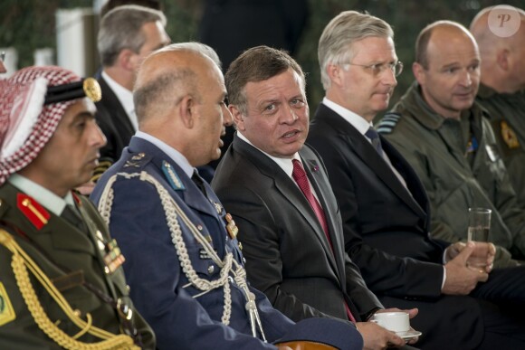 Le roi Abdullah II de Jordanie et le roi Philippe de Belgique en visite à la base aérienne de Florennes le 18 mai 2016.