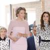 La reine Mathilde de Belgique et la reine Rania de Jordanie en visite à l'école Heilige Familie à Bruges le 19 mai 2016