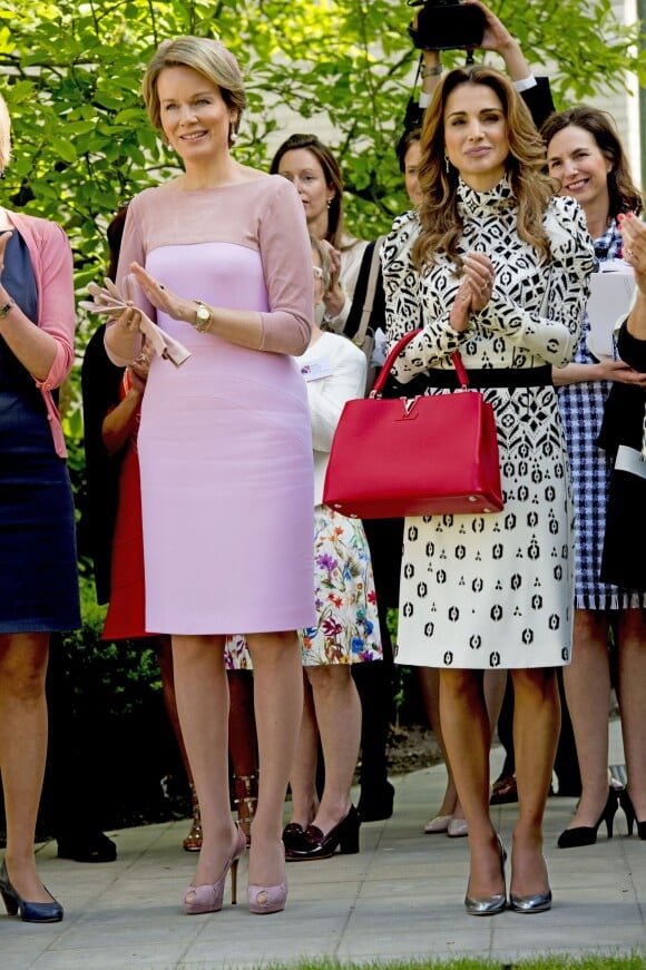 La reine Mathilde de Belgique et la reine Rania de Jordanie en visite à Bruges le 19 mai 2016