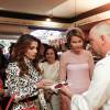 La reine Rania de Jordanie et la reine Mathilde de Belgique chez le chocolatier Dominique Persoone à Bruges le 19 mai 2016