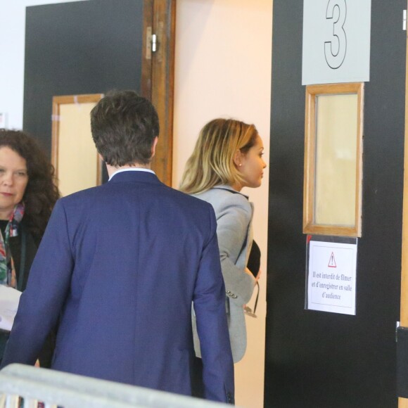 Nabilla Benat­tia - Reprise du procès de Nabilla Benat­tia qui compa­raît devant le tribu­nal correc­tion­nel de Nanterre le 19 mai 2016. La jeune femme est accusée d'avoir poignardé son compagnon Thomas Vergara à la suite d'une dispute et risque jusqu'à 7 ans de prison.19/05/2016 - Nanterre
