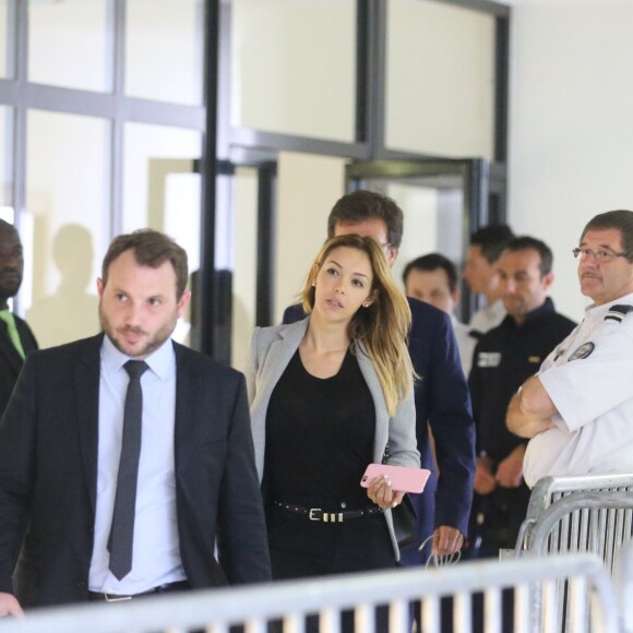 Nabilla Benat­tia - Reprise du procès de Nabilla Benat­tia qui compa­raît devant le tribu­nal correc­tion­nel de Nanterre le 19 mai 2016. La jeune femme est accusée d'avoir poignardé son compagnon Thomas Vergara à la suite d'une dispute et risque jusqu'à 7 ans de prison.19/05/2016 - Nanterre