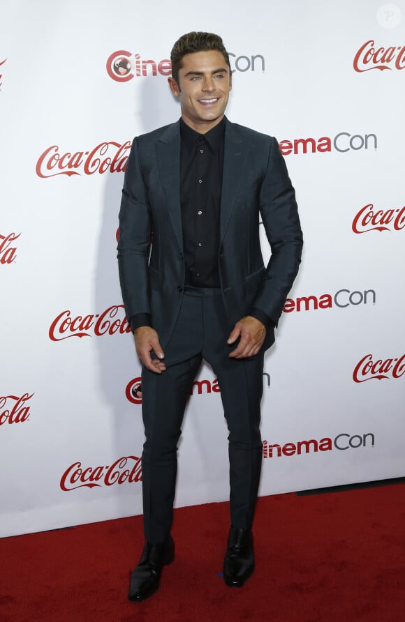 Zac Efron à la soirée CinemaCon Big Screen Achievement Awards 2016 à l'hôtel The Colosseum of Caesars Palace à Las Vegas, le 14 avril 2016 © Mjt/AdMedia via Bestimage