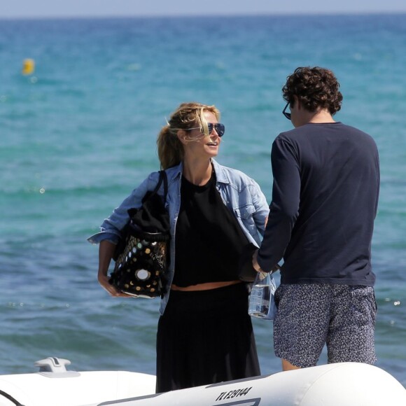 Heidi Klum et Vito Schnabel quittent le Club 55 à Ramatuelle, le 18 mai 2016