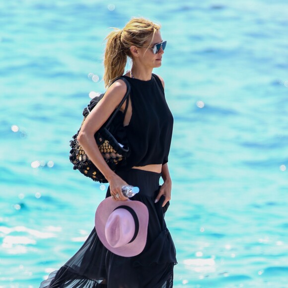 Heidi Klum quitte l' Eden Roc à Antibes, le 17 mai 2016