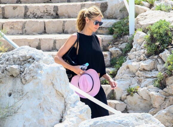 Heidi Klum quitte l' Eden Roc à Antibes, le 17 mai 2016