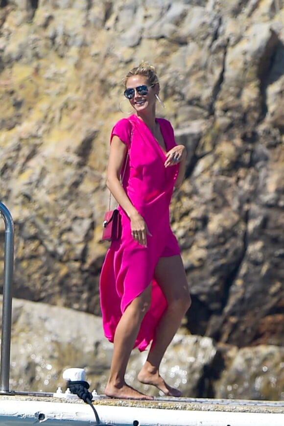 Heidi Klum et Vito Schnael quittent l'hôtel Eden Roc pour passer à la journée sur un yatch à Cannes, le 15 mai 2016