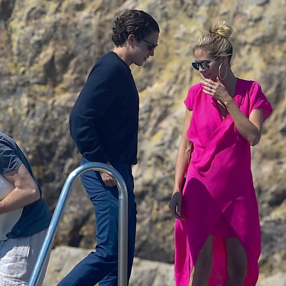 Heidi Klum et Vito Schnael quittent l'hôtel Eden Roc pour passer à la journée sur un yatch à Cannes, le 15 mai 2016
