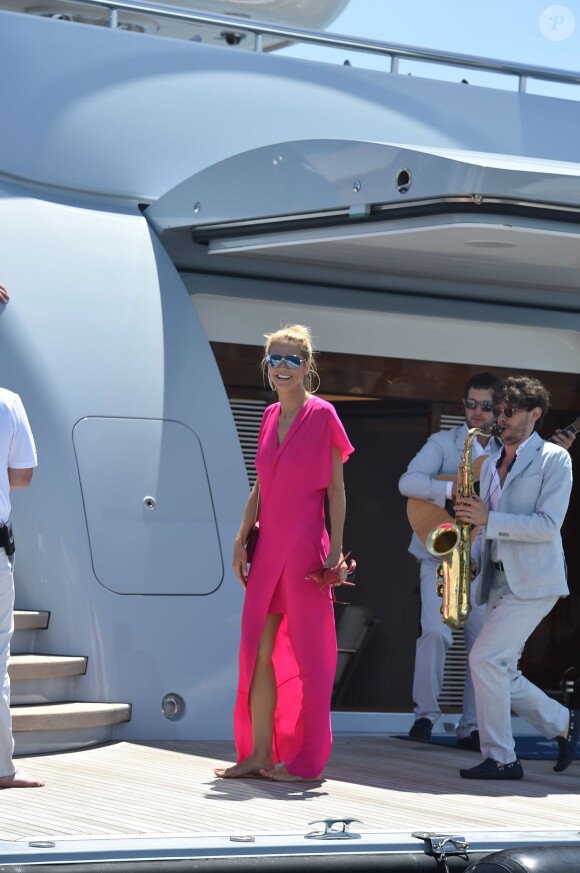Heidi Klum et Vito Schnael quittent l'hôtel Eden Roc pour passer à la journée sur un yatch à Cannes, le 15 mai 2016