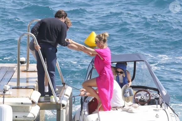 Heidi Klum et Vito Schnael quittent l'hôtel Eden Roc pour passer à la journée sur un yatch à Cannes, le 15 mai 2016