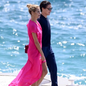 Heidi Klum et Vito Schnael quittent l'hôtel Eden Roc pour passer à la journée sur un yatch à Cannes, le 15 mai 2016