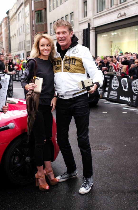 David Hasselhoff et sa compagne Hayley Roberts à l'arrivée du rallye Gumball 3000 à Londres le 2 mai 2016