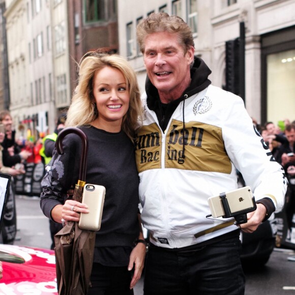 David Hasselhoff et sa compagne Hayley Roberts à l'arrivée du rallye Gumball 3000 à Londres le 2 mai 2016