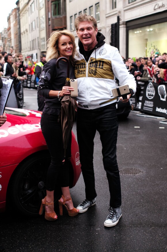 David Hasselhoff et sa compagne Hayley Roberts à l'arrivée du rallye Gumball 3000 à Londres le 2 mai 2016.