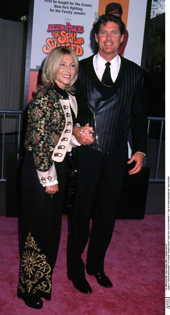 David Hasselhoff et Pamela Bach à l'avant-première du film "Austin Powers l'espion qui m'a tirée" à Hollywood en juin 1999