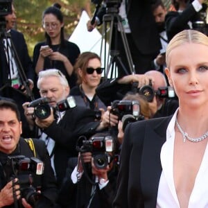 Charlize Theron (bijoux Cartier) - Montée des marches du film "The Last Face" lors du 69ème Festival International du Film de Cannes. Le 20 mai 2016. © Olivier Borde-Cyril Moreau/Bestimage