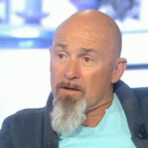 Vincent Lagaf' parle de sa mère biologique dans Salut le sTerriens (Canal+) le 21 mai 2016.