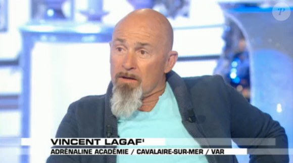Vincent Lagaf' parle de sa mère biologique dans Salut le sTerriens (Canal+) le 21 mai 2016.