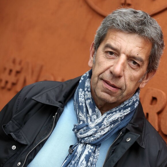 Michel Cymes au village des Internationaux de France de tennis de Roland-Garros à Paris le 22 mai 2016. © Dominique Jacovides/Bestimage