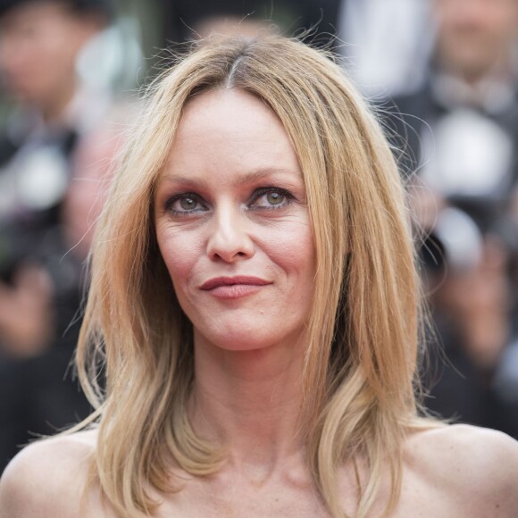 Vanessa Paradis en Chanel Haute couture - Montée des marches de la cérémonie de clôture du 69ème Festival International du Film de Cannes. Le 22 mai 2016. © Olivier Borde-Cyril Moreau/Bestimage