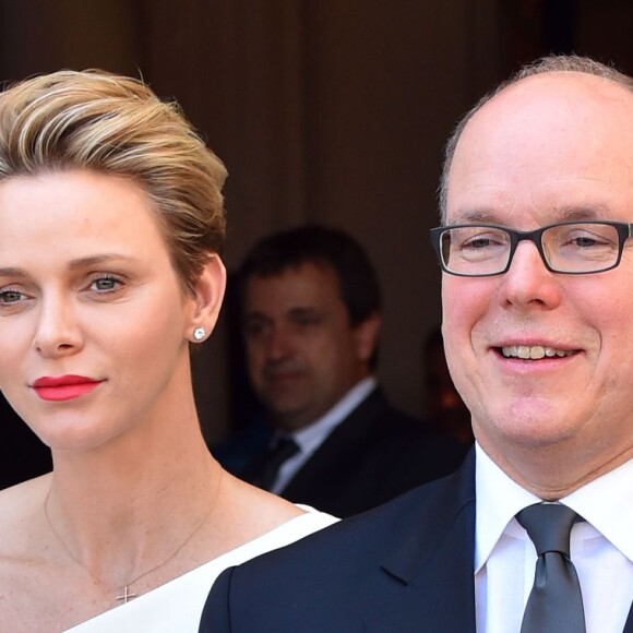 Exclusif - Le prince Albert II de Monaco et la princesse Charlene ont participé au tirage au sort, le 23 mai à l'hôtel Hermitage de Monte-Carlo, des tournois de repêchage de rugby à 7 Monaco Sevens et Dublin Sevens pour les Jeux olympiques de Rio de Janeiro. © Bruno Bebert/BestImage