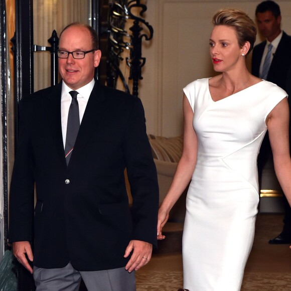 Exclusif - Le prince Albert II de Monaco et la princesse Charlene ont participé au tirage au sort, le 23 mai à l'hôtel Hermitage de Monte-Carlo, des tournois de repêchage de rugby à 7 Monaco Sevens et Dublin Sevens pour les Jeux olympiques de Rio de Janeiro. © Bruno Bebert/BestImage