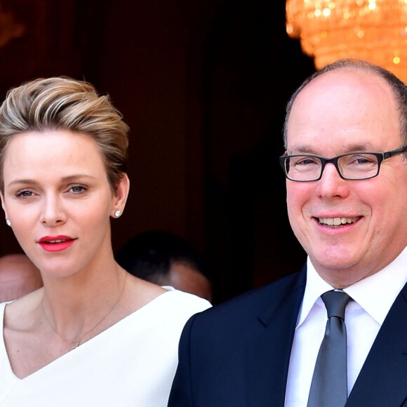 Exclusif - Le prince Albert II de Monaco et la princesse Charlene ont participé au tirage au sort, le 23 mai à l'hôtel Hermitage de Monte-Carlo, des tournois de repêchage de rugby à 7 Monaco Sevens et Dublin Sevens pour les Jeux olympiques de Rio de Janeiro. © Bruno Bebert/BestImage