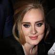 La chanteuse Adele rencontre ses fans lors de son arrivée à Milan en Italie le 4 décembre 2015