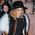 La chanteuse Adele quitte l'hôtel Waverly Inn de New York le 20 novembre 2015.