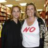 Mélissa Theuriau et Lisa Azuelos - Signature de l'ouvrage collectif "Ensemble contre la gynophobie" à la librairie "L'Ecume des Pages" à Paris, le 26 mai 2016. © Guirec Coadic/Bestimage