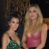 Khloe Kardashian, Kourtney Kardashian à la soirée d'anniversaire de Scott Disick au 1OAK Nightclub de l'hôtel The Mirage Hotel & Casino à Las Vegas, le 27 mai 2016