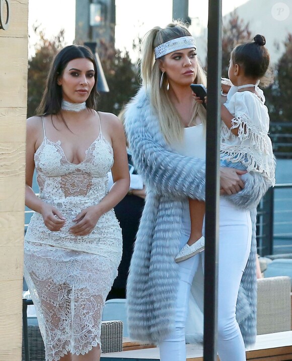 Khloe Kardashian, Kim Kardashian, North West - Scott Disick fête son anniversaire (33ans) avec tout les membres du clan Kardashian au restaurant Nobu à Malibu, le 26 mai 2016
