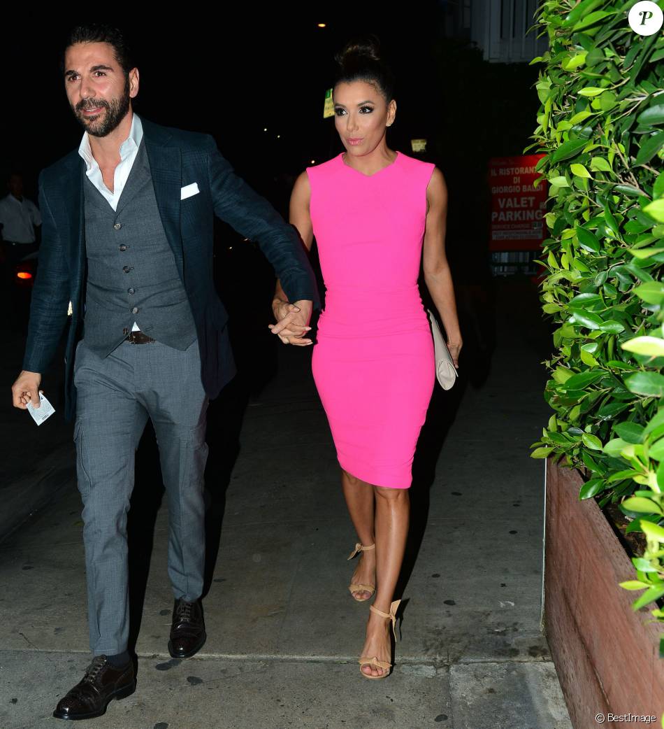Eva Longoria En bikini, le ventre encore plat, elle s'éclate avec son mari ! Purepeople Eva Longoria En bikini, le ventre encore plat, elle s'éclate avec son mari ! Purepeople