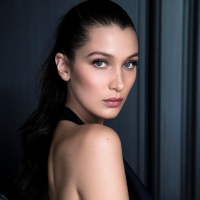 Bella Hadid égérie Dior Makeup : La soeur de Gigi dévoile un visage zéro défaut