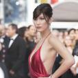 Bella Hadid à la Montée des marches du film "La fille inconnue" lors du 69ème Festival International du Film de Cannes. Le 18 mai 2016. © Borde-Jacovides-Moreau/Bestimage